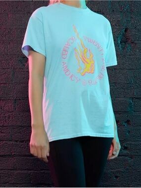 Hot Topic Twenty One Pilots Scaled and Icy Flame T-Shirt 2XL Light Blue
